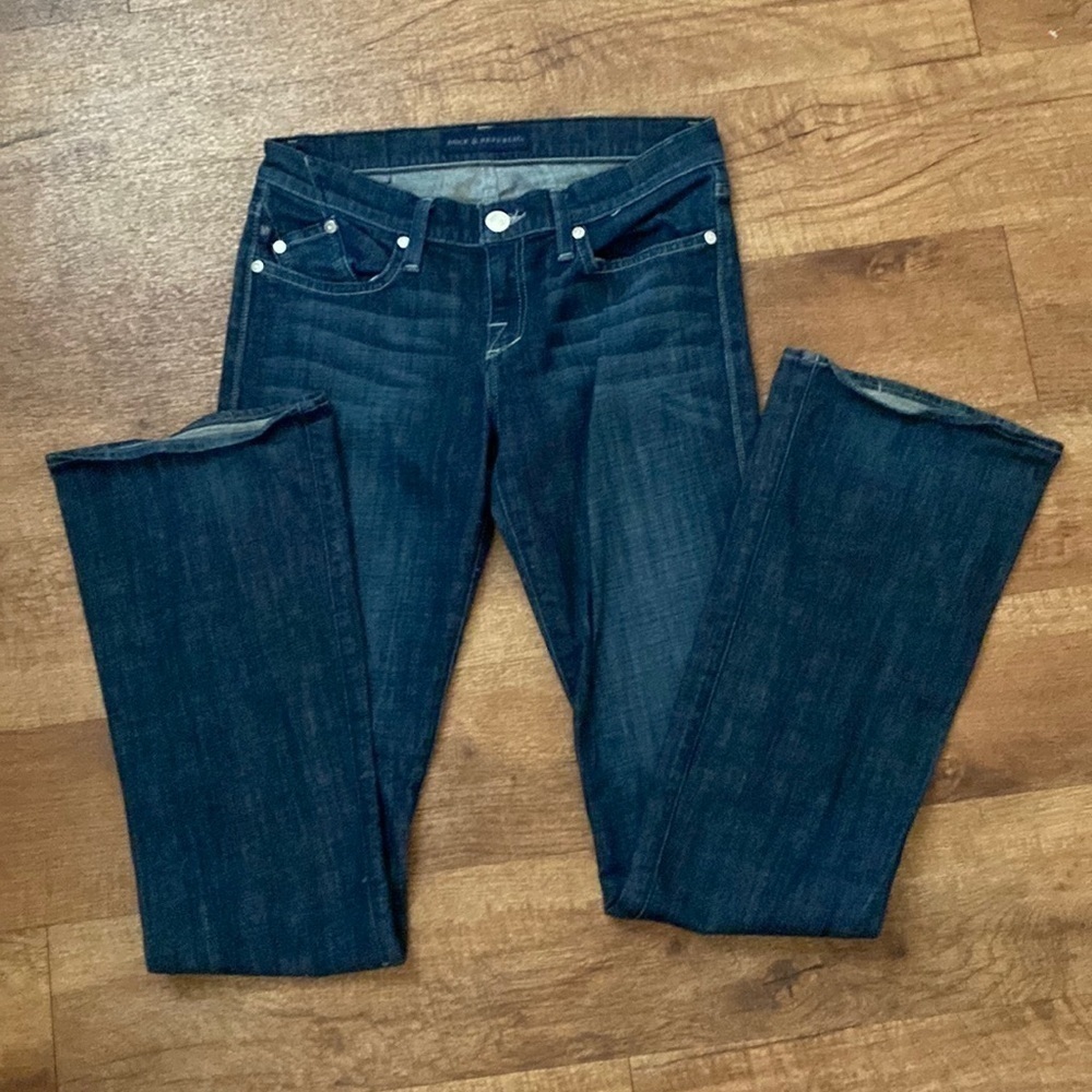 Rock & Republic blue jeans with white stitching Size 29
